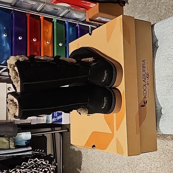 Koolaburra by UGG W Victoria Tall Boots - Picture 3 of 6